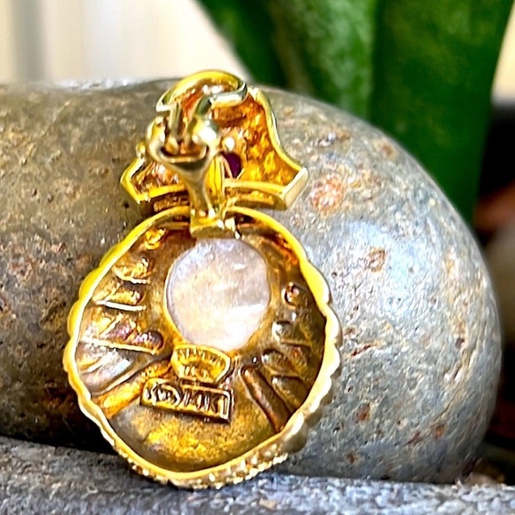 14KT SOLID GOLD PEARL/RUBY EARRINGS - OMEGA BACK 20+ grams - Picture 5 of 7